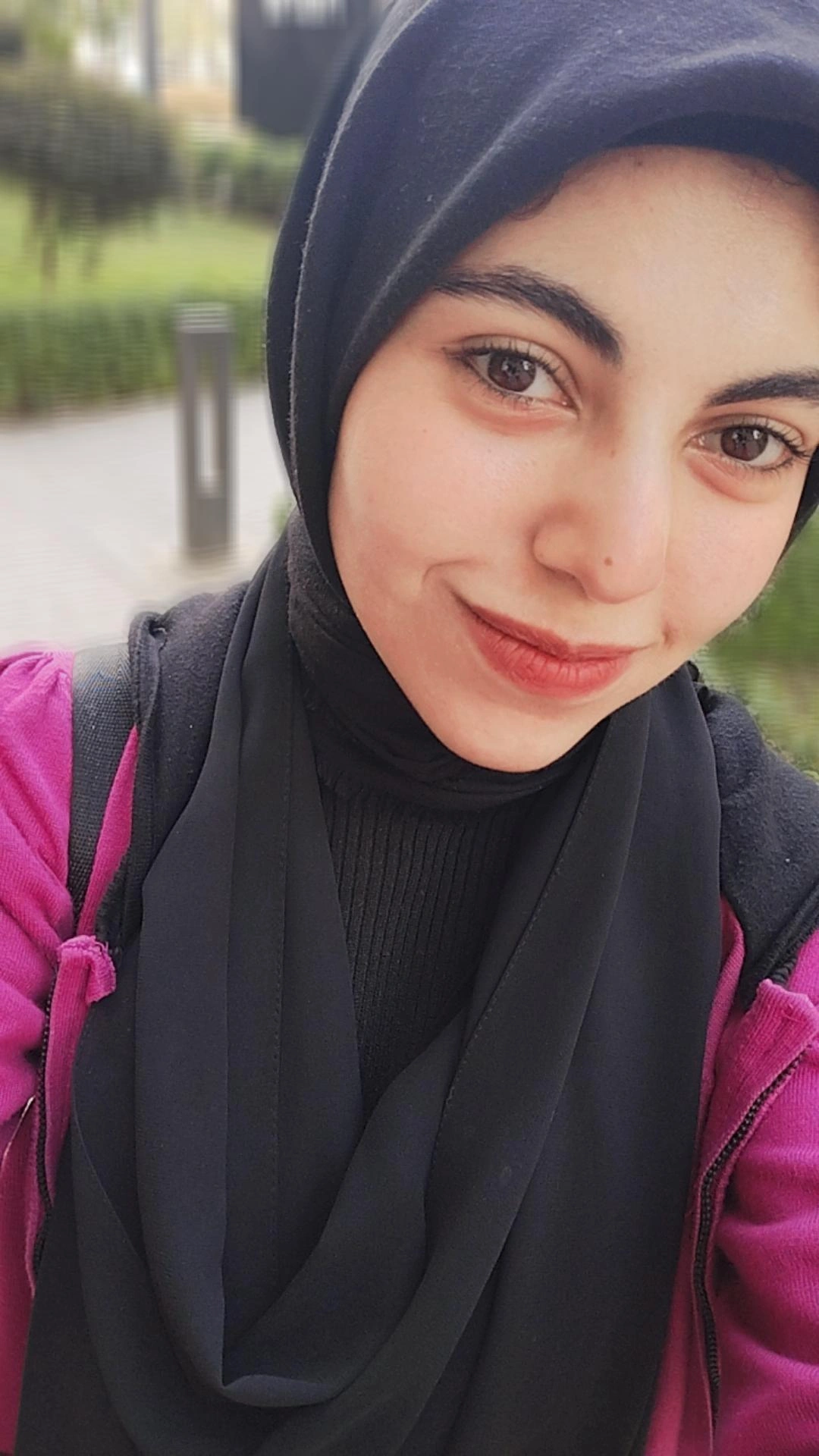 رحاب حسني